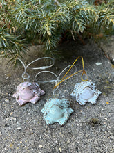 Load image into Gallery viewer, Ornament - Tree Toad
